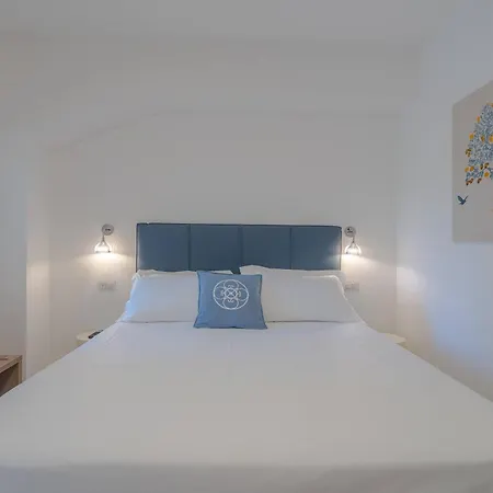 Dimore Delle Zagare Molo Bed & Breakfast